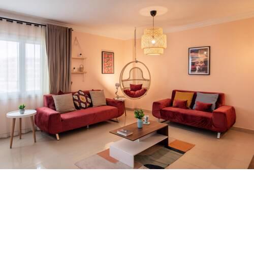 Two Swings and A Pool - 2 BR Apt - 5 min from Airport