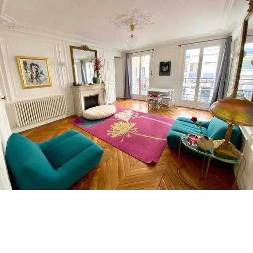 Typical parisian 2 BR apartment perfectly located