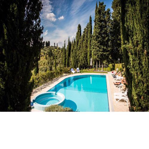 Typical Tuscan flat with swimming pool and air conditioning