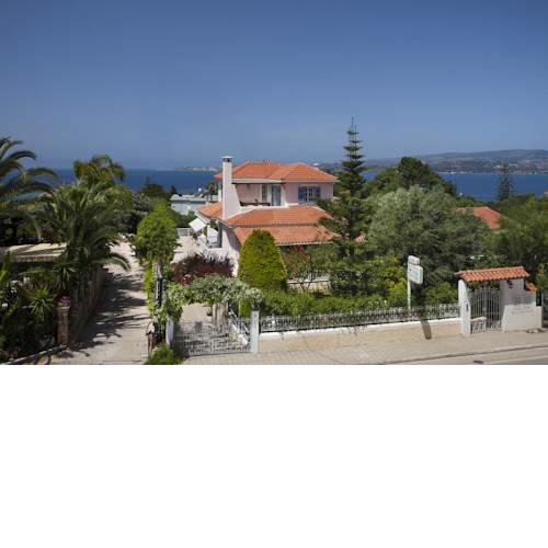 Tzivras Villa & Apartments