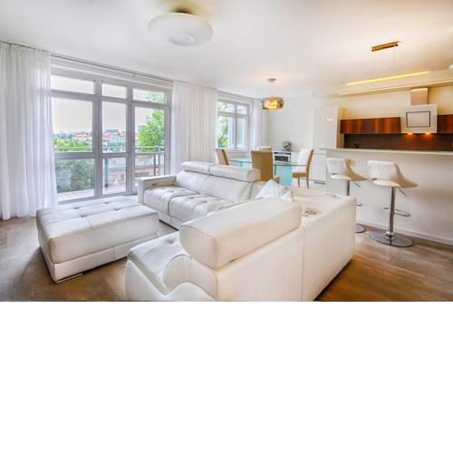''U Zvonařky 1'' Luxurious apart.with swimming pool