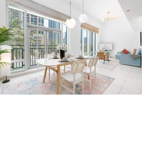 Ultimate Stay / 5 min walk from Dubai Mall / 5 People / Downtown Boulevard