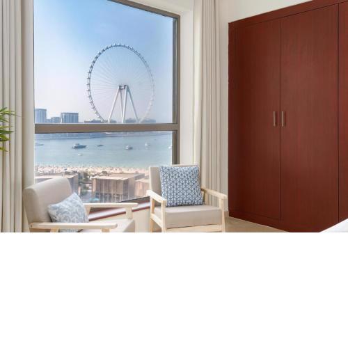 Ultimate Stay / 7 Beds / Sea, JBR Beach and Ain Dubai Views / 3 min walk to JBR Beach / Large Families or Groups / Perfect Vacation Destination
