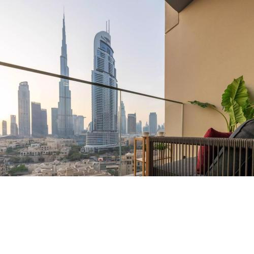 Ultimate Stay / Amazing Burj Khalifa Views / 5 min walk from Dubai Mall / 6 People