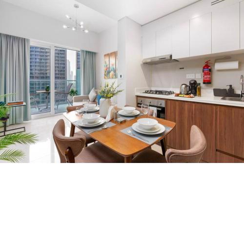Ultimate Stay / Big Terrace / Brand New / Business Bay / 4 People