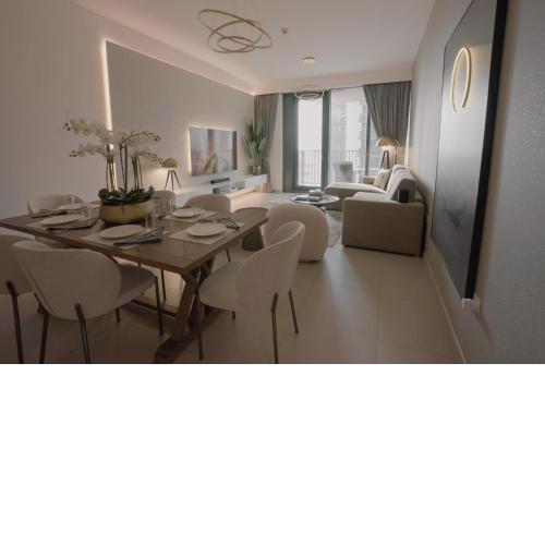 Ultimate Stay / Downtown / 3 Beds / Upscale Luxury / Fantastic Finishing / New Building