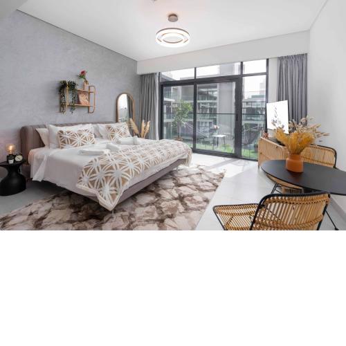 Ultimate Stay / Modern Studio / Swimming Pool View