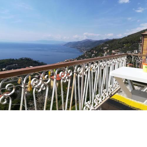 Un balcone tra il cielo e il mare