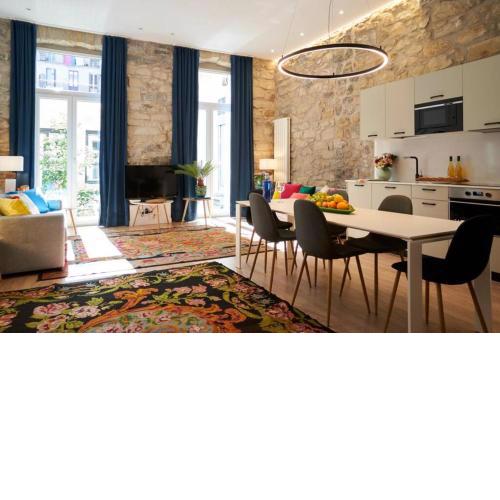 Unique and Stylish Apt in the heart by Santiago