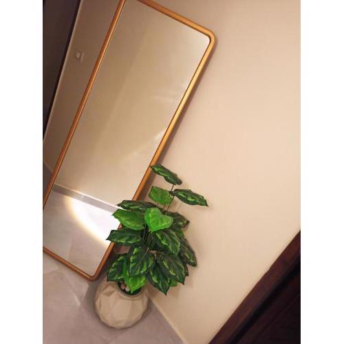 Unique Apartment by the sea, between Hilton and four seasons in the heart of Alexandria, no view