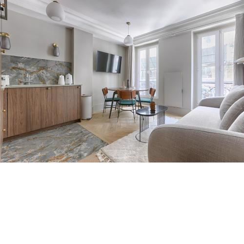 Unique Luxury Parisian flat 2BR/6P -Champs Elysées