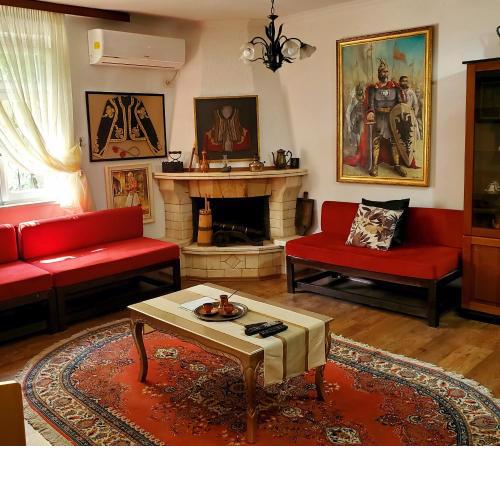 Unique Traditional House, hosted by J&G