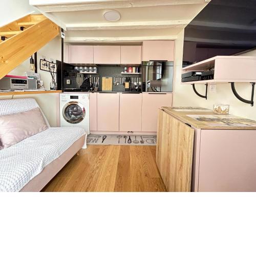 Unit 017 Marais Pompidou luxury studio apartment