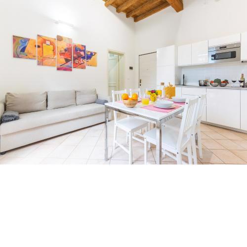 University Apartment con parcheggio e giardino