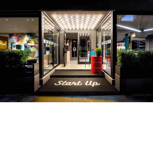 Up Hotel
