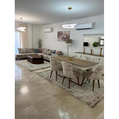 Up Town Luxury Apartment