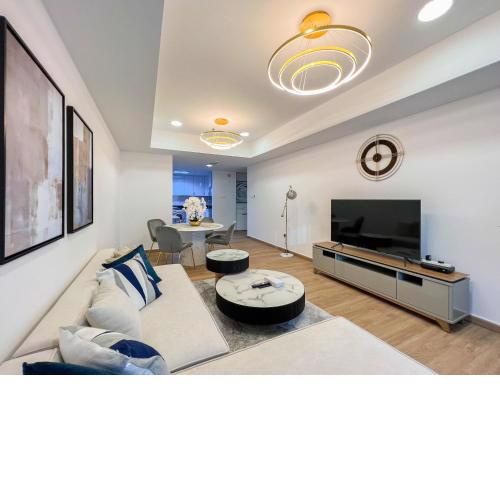 Upgraded 1BR in Princess Tower, Dubai Marina