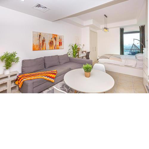 Upgraded spacious Studio in JLT!