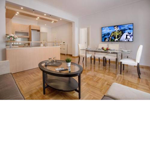 Upscale Luxury Athens Renovated Dream Home in One of the most Favorable Locations by National Garden, Zoo & Hellenic Parliament in Syntagma and Kolonaki