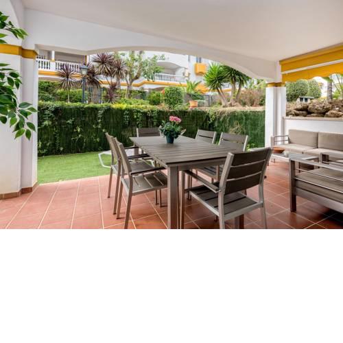 Urb La Dama de Noche 4BR by Rafleys