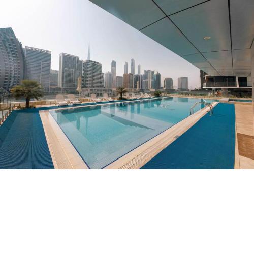 Urban Caves - Modern Urban Retreat With Wide City Views