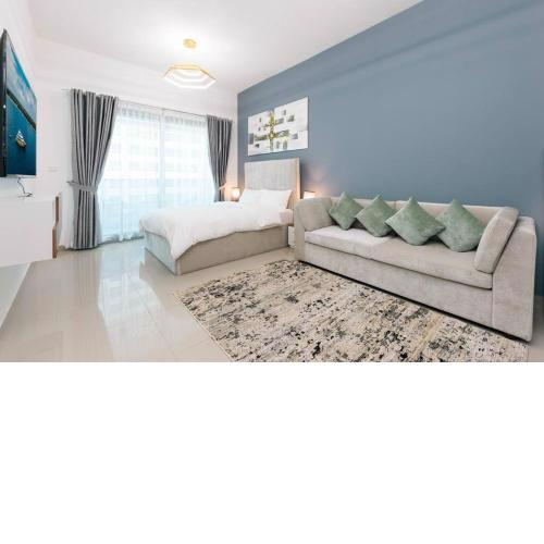 Urban Caves - Stylish Condo Near Marina Walk With City Views