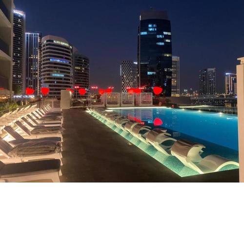 Urban King Bed with Burj Khalifa View & Dubai Mall