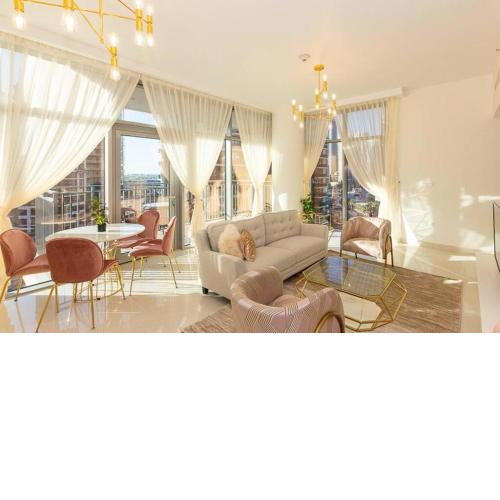 Urban Oasis Stylish Apartment