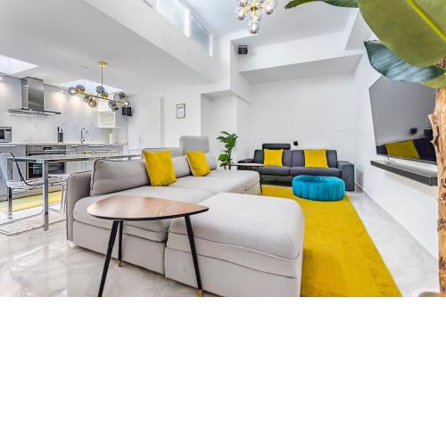 Urban style 3-bedroom apartment