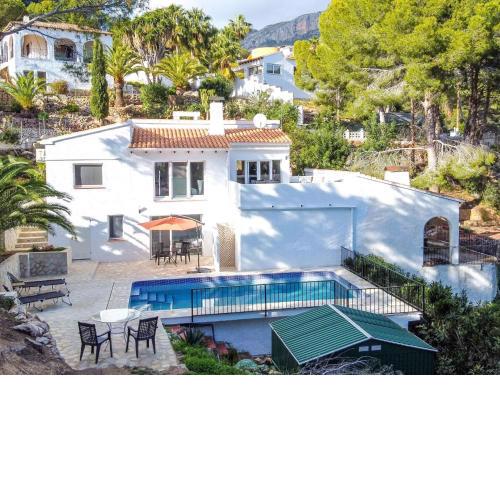 Urbane Holiday Home in Altea with Private Swimming Pool