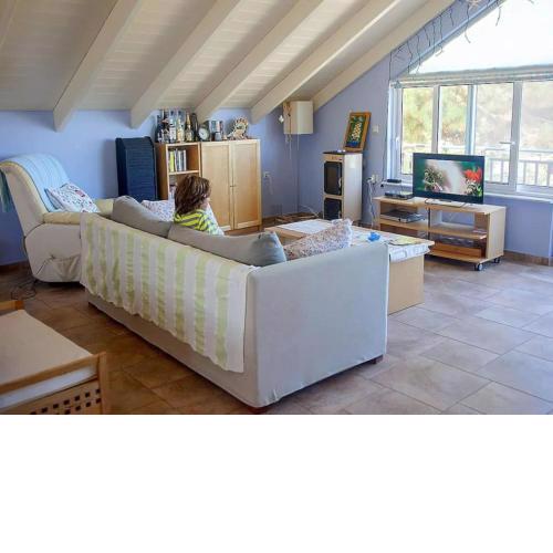Urbane Holiday Home in Gerani with Balcony and Garden