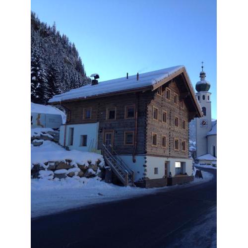 Uriges Alpen-Apartment Juen Stefan