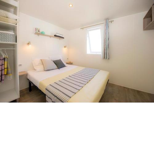 Vacanceselect Mobil Homes Camping Castell Montgri