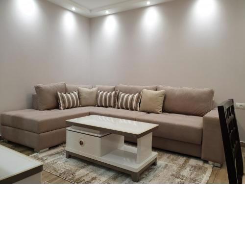Vacation Apartment near the lake Apartament afer liqenit