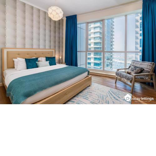 Vacay Lettings - High floor 2 Bed near Tram station in Dubai Marina
