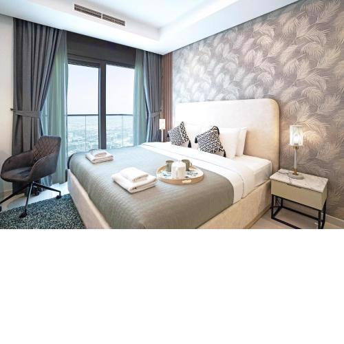 Vacay Lettings -Spotlight infinity pool at Paramount Tower