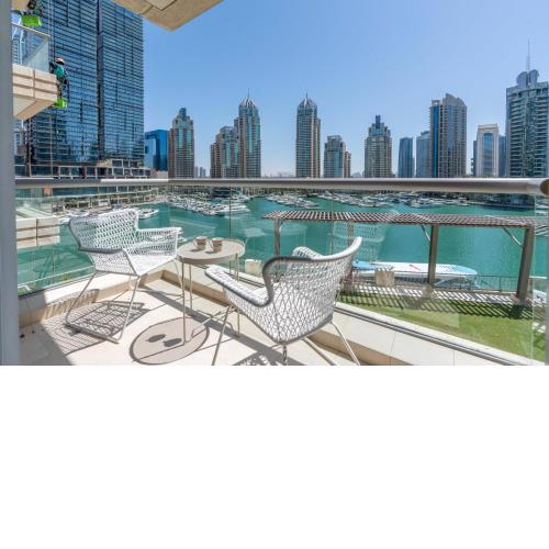 Vacay Lettings- Stylish waterfront getaway home