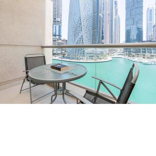 Vacay Lettings 1 BR -Edge of canal Marina view