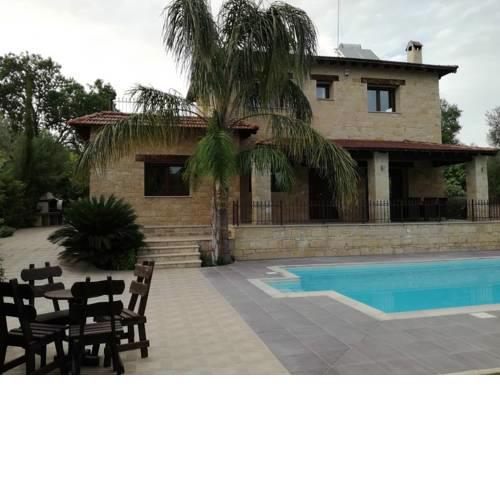 Valencia Grove Villa