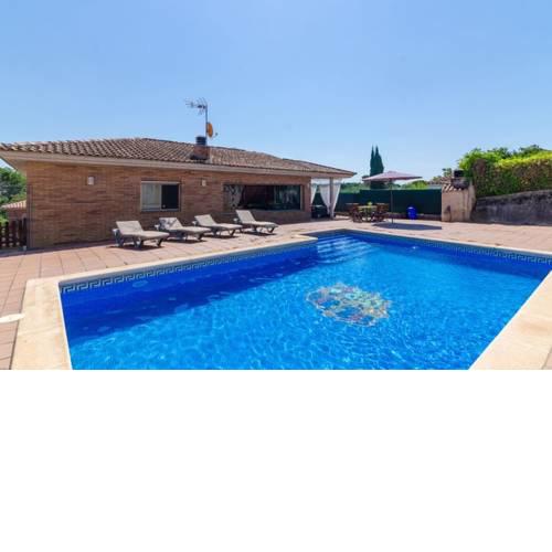 Vallcanera Villa Sleeps 6 Pool Air Con WiFi