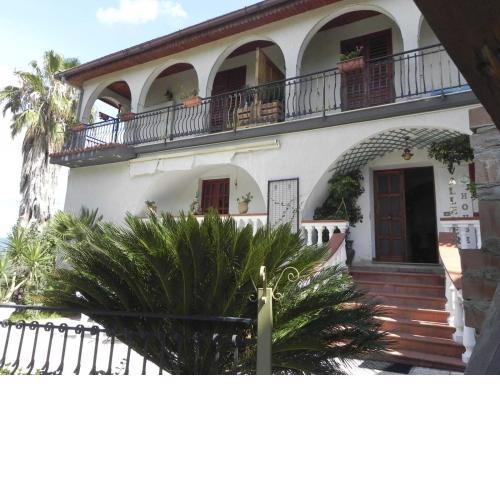 VALLEVERDE HOUSE