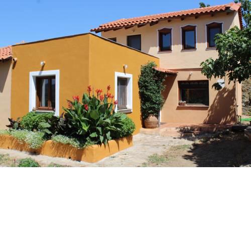 Varias Art House