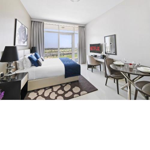 VayK - Chic Hotel-Style Studio in Damac Hills