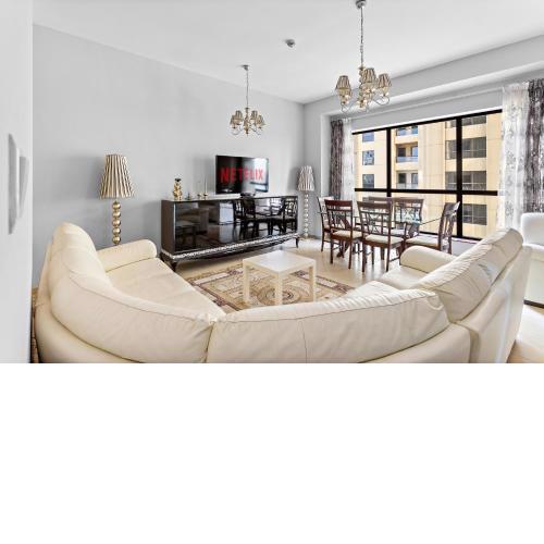 VayK - Great Two Bedroom near the Beach