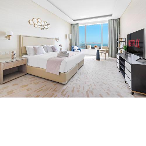 VayK - High End Studio with Panoramic View