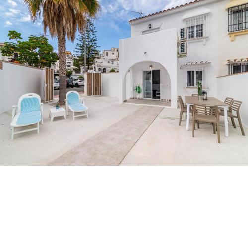 VB Beautiful Renovated 3BDR Townhouse