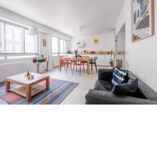 Veeve - A Residency in Minimalism