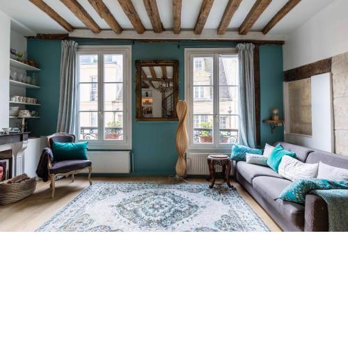 Veeve - Artistic Excellence in the Marais