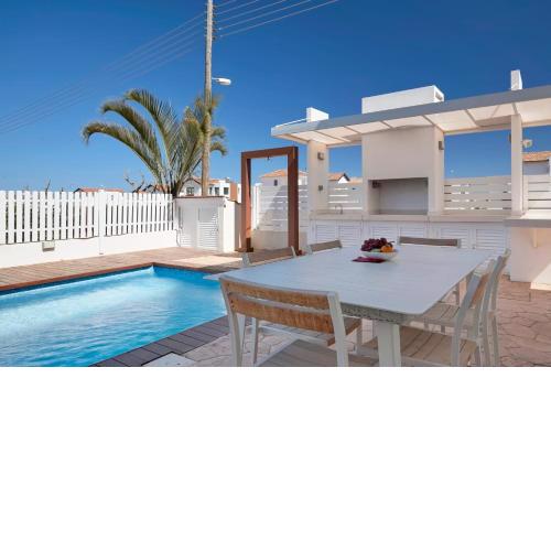 Velomar Villa