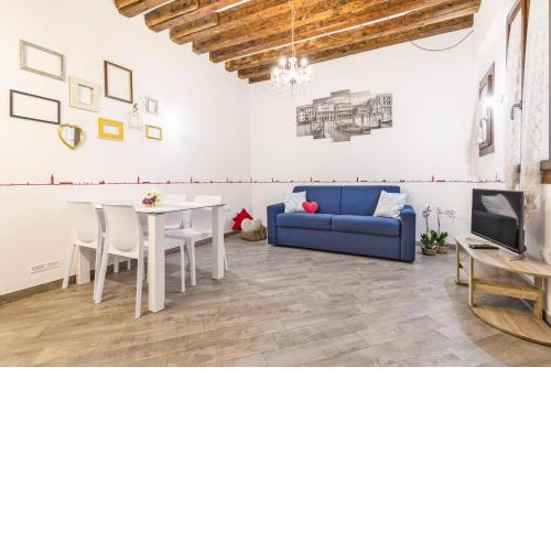 Venice downtown 4 pax.